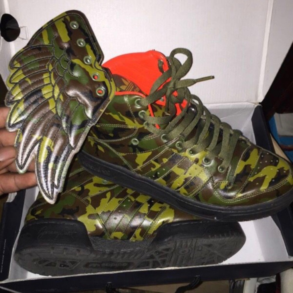 Jeremy Scott “Wings”